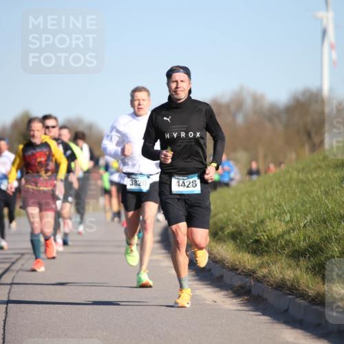 06.04.2025 - 44. Internationalen Wilhelmsburger Insellauf Jannik Wohlers http://msf.ph/oto/7609195 06.04.2025 09:23:09 Laufen 3820, 4428 meine-sportfotos.de