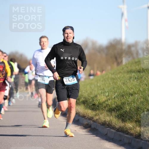 06.04.2025 - 44. Internationalen Wilhelmsburger Insellauf Jannik Wohlers http://msf.ph/oto/7609202 06.04.2025 09:23:09 Laufen 3820, 4428 meine-sportfotos.de