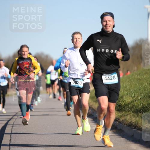 06.04.2025 - 44. Internationalen Wilhelmsburger Insellauf Jannik Wohlers http://msf.ph/oto/7609204 06.04.2025 09:23:10 Laufen 3820, 4428 meine-sportfotos.de