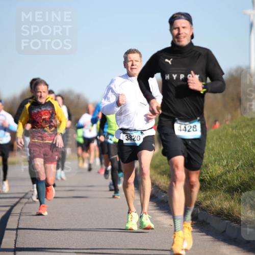 06.04.2025 - 44. Internationalen Wilhelmsburger Insellauf Jannik Wohlers http://msf.ph/oto/7609206 06.04.2025 09:23:10 Laufen 3820, 4428 meine-sportfotos.de