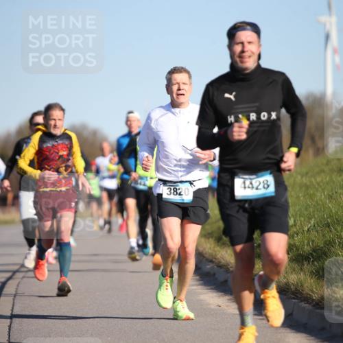 06.04.2025 - 44. Internationalen Wilhelmsburger Insellauf Jannik Wohlers http://msf.ph/oto/7609212 06.04.2025 09:23:10 Laufen 3820, 4428 meine-sportfotos.de