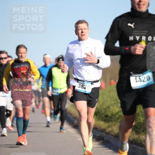 06.04.2025 - 44. Internationalen Wilhelmsburger Insellauf Jannik Wohlers http://msf.ph/oto/7609215 06.04.2025 09:23:11 Laufen 3820, 4428 meine-sportfotos.de