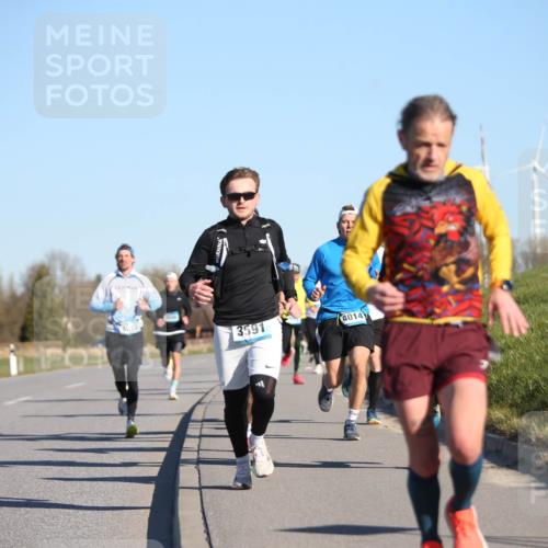 06.04.2025 - 44. Internationalen Wilhelmsburger Insellauf Jannik Wohlers http://msf.ph/oto/7609235 06.04.2025 09:23:14 Laufen 4013, 3591, 4014 meine-sportfotos.de