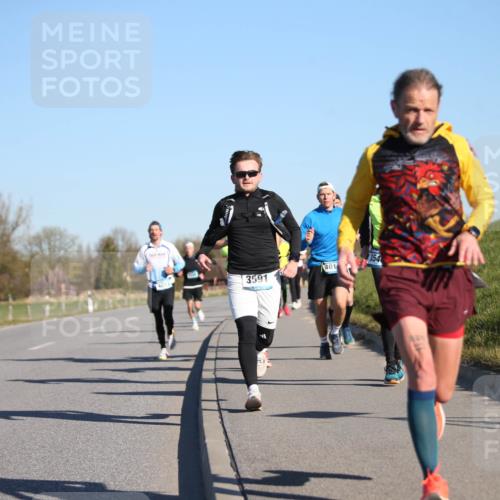 06.04.2025 - 44. Internationalen Wilhelmsburger Insellauf Jannik Wohlers http://msf.ph/oto/7609242 06.04.2025 09:23:15 Laufen 3591, 401, 354 meine-sportfotos.de