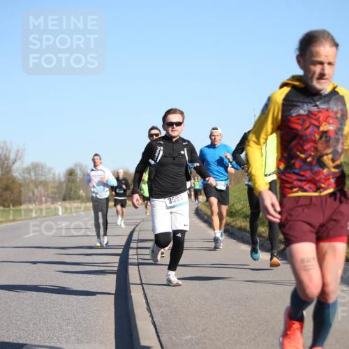 06.04.2025 - 44. Internationalen Wilhelmsburger Insellauf Jannik Wohlers http://msf.ph/oto/7609253 06.04.2025 09:23:15 Laufen 3591, 40141 meine-sportfotos.de