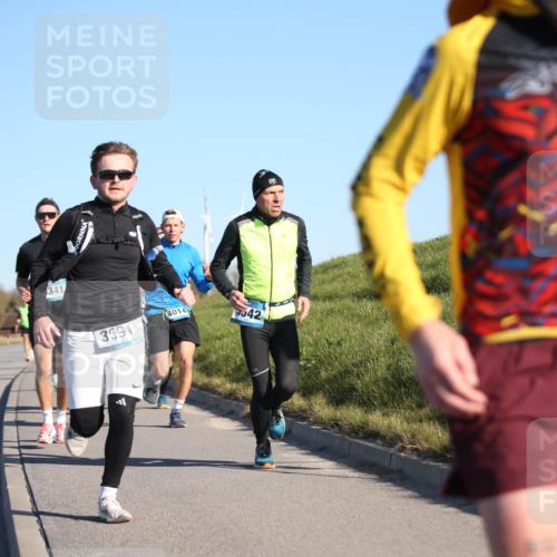 06.04.2025 - 44. Internationalen Wilhelmsburger Insellauf Jannik Wohlers http://msf.ph/oto/7609261 06.04.2025 09:23:16 Laufen 341, 3591, 4014, 42 meine-sportfotos.de