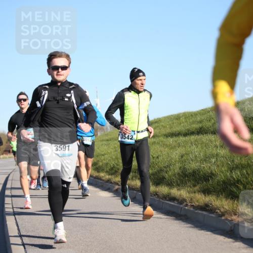 06.04.2025 - 44. Internationalen Wilhelmsburger Insellauf Jannik Wohlers http://msf.ph/oto/7609265 06.04.2025 09:23:16 Laufen 3591, 40141, 3542 meine-sportfotos.de