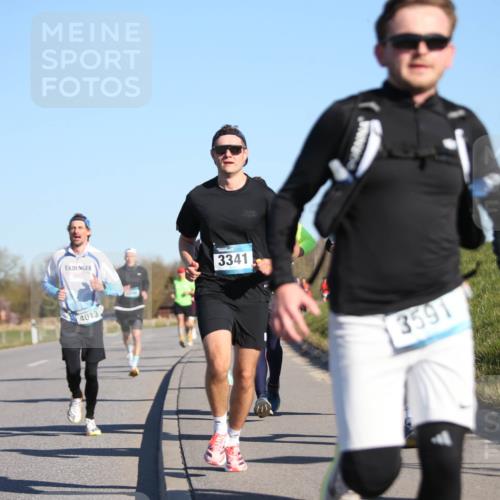 06.04.2025 - 44. Internationalen Wilhelmsburger Insellauf Jannik Wohlers http://msf.ph/oto/7609268 06.04.2025 09:23:17 Laufen 4013, 3341, 3591, 542 meine-sportfotos.de
