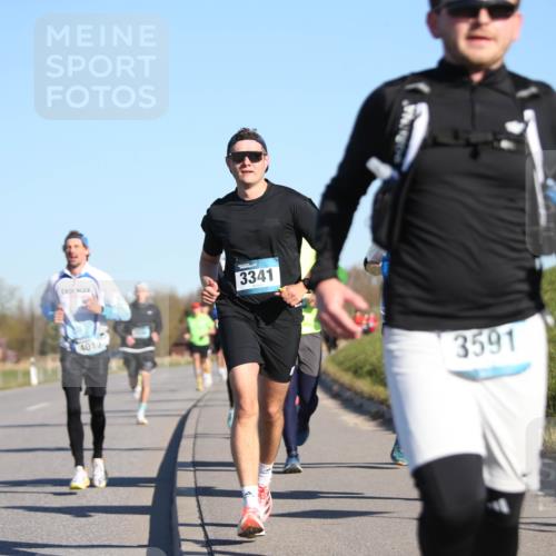 06.04.2025 - 44. Internationalen Wilhelmsburger Insellauf Jannik Wohlers http://msf.ph/oto/7609270 06.04.2025 09:23:17 Laufen 3341, 4013, 3591, 3542 meine-sportfotos.de