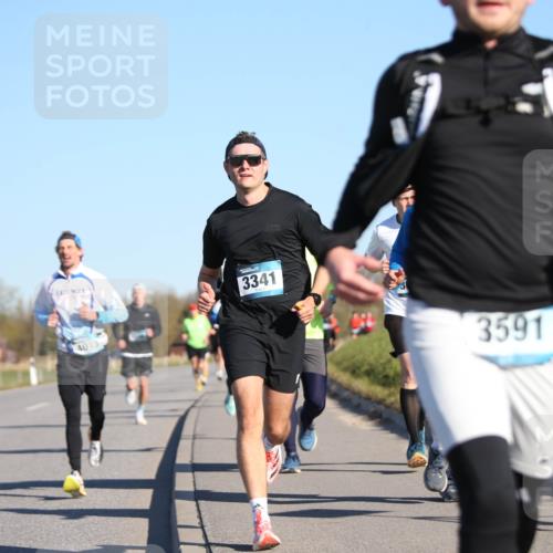 06.04.2025 - 44. Internationalen Wilhelmsburger Insellauf Jannik Wohlers http://msf.ph/oto/7609273 06.04.2025 09:23:17 Laufen 4013, 3341, 3591, 3542 meine-sportfotos.de