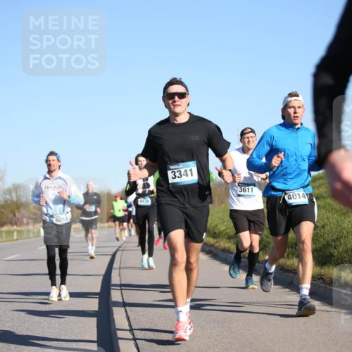 06.04.2025 - 44. Internationalen Wilhelmsburger Insellauf Jannik Wohlers http://msf.ph/oto/7609282 06.04.2025 09:23:17 Laufen 4013, 4136, 3341, 3611, 40147 meine-sportfotos.de