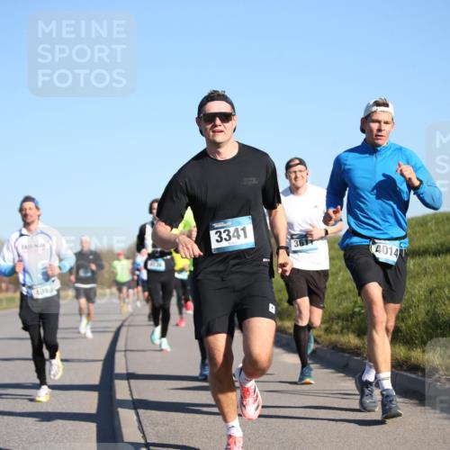 06.04.2025 - 44. Internationalen Wilhelmsburger Insellauf Jannik Wohlers http://msf.ph/oto/7609289 06.04.2025 09:23:18 Laufen 4013, 3341, 361, 4014 meine-sportfotos.de