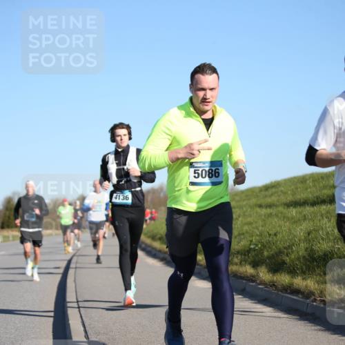 06.04.2025 - 44. Internationalen Wilhelmsburger Insellauf Jannik Wohlers http://msf.ph/oto/7609305 06.04.2025 09:23:19 Laufen 4013, 4136, 5086, 3611 meine-sportfotos.de