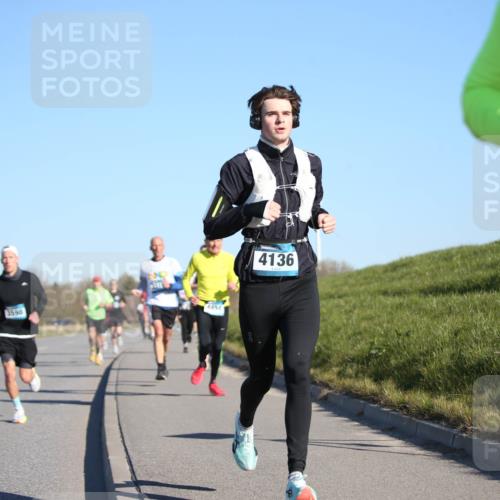 06.04.2025 - 44. Internationalen Wilhelmsburger Insellauf Jannik Wohlers http://msf.ph/oto/7609313 06.04.2025 09:23:20 Laufen 3598, 4454, 4136 meine-sportfotos.de