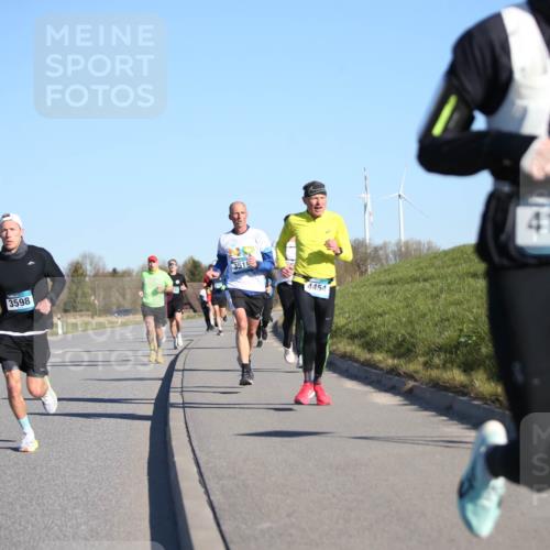 06.04.2025 - 44. Internationalen Wilhelmsburger Insellauf Jannik Wohlers http://msf.ph/oto/7609322 06.04.2025 09:23:21 Laufen 3598, 3516, 4454, 4, 4136 meine-sportfotos.de