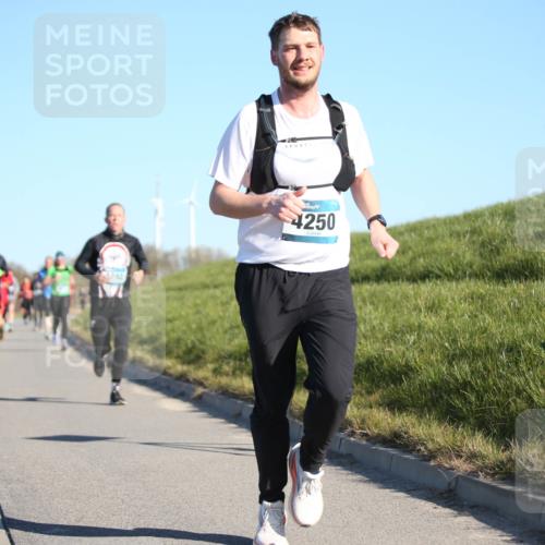 06.04.2025 - 44. Internationalen Wilhelmsburger Insellauf Jannik Wohlers http://msf.ph/oto/7609342 06.04.2025 09:23:25 Laufen 486, 3792, 4250 meine-sportfotos.de