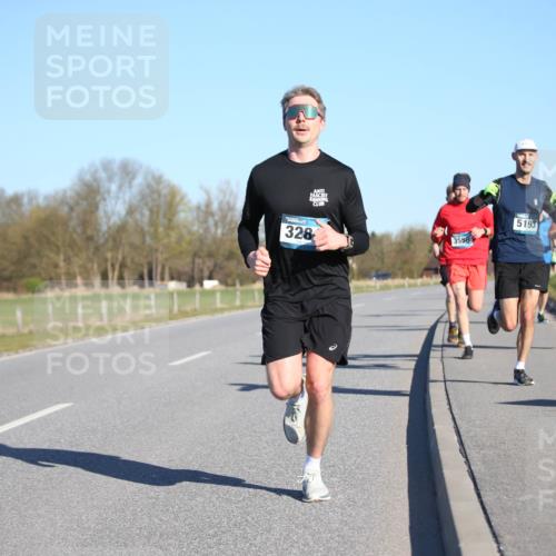 06.04.2025 - 44. Internationalen Wilhelmsburger Insellauf Jannik Wohlers http://msf.ph/oto/7609384 06.04.2025 09:23:28 Laufen 328, 3556, 5193, 4619 meine-sportfotos.de