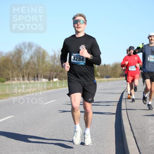 06.04.2025 - 44. Internationalen Wilhelmsburger Insellauf Jannik Wohlers http://msf.ph/oto/7609387 06.04.2025 09:23:28 Laufen 3284, 3550, 5193, 4615 meine-sportfotos.de