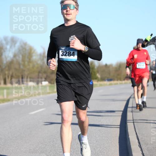 06.04.2025 - 44. Internationalen Wilhelmsburger Insellauf Jannik Wohlers http://msf.ph/oto/7609390 06.04.2025 09:23:28 Laufen 3284, 3556, 5193, 4615 meine-sportfotos.de