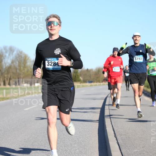 06.04.2025 - 44. Internationalen Wilhelmsburger Insellauf Jannik Wohlers http://msf.ph/oto/7609393 06.04.2025 09:23:29 Laufen 3284, 3556, 5193, 4615 meine-sportfotos.de