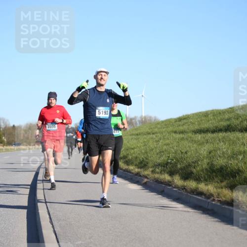 06.04.2025 - 44. Internationalen Wilhelmsburger Insellauf Jannik Wohlers http://msf.ph/oto/7609397 06.04.2025 09:23:29 Laufen 284, 3556, 5193, 615 meine-sportfotos.de