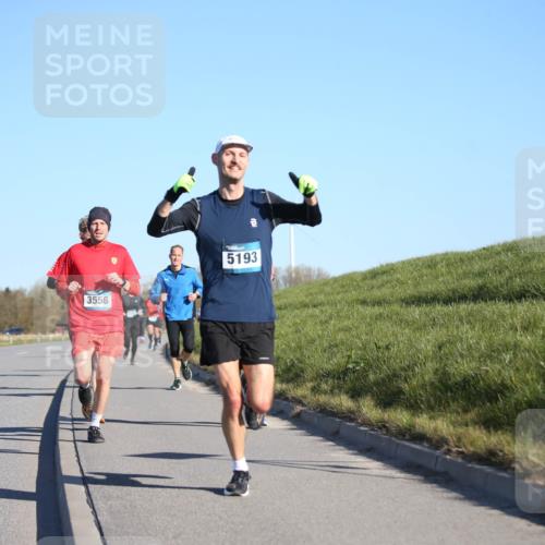 06.04.2025 - 44. Internationalen Wilhelmsburger Insellauf Jannik Wohlers http://msf.ph/oto/7609408 06.04.2025 09:23:29 Laufen 3556, 5193 meine-sportfotos.de