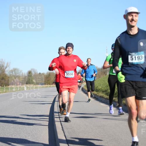06.04.2025 - 44. Internationalen Wilhelmsburger Insellauf Jannik Wohlers http://msf.ph/oto/7609414 06.04.2025 09:23:30 Laufen 3556, 5193 meine-sportfotos.de