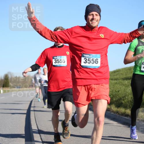 06.04.2025 - 44. Internationalen Wilhelmsburger Insellauf Jannik Wohlers http://msf.ph/oto/7609448 06.04.2025 09:23:31 Laufen 3555, 3556, 4615 meine-sportfotos.de