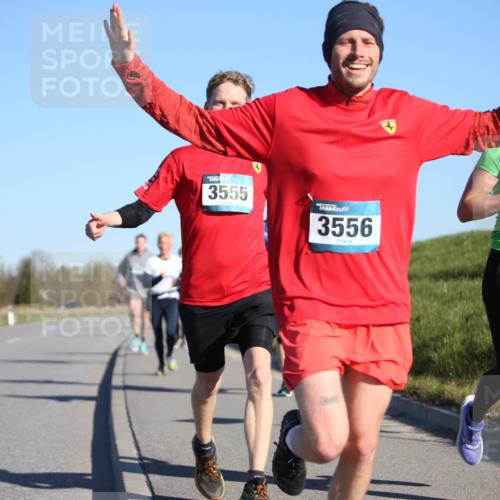 06.04.2025 - 44. Internationalen Wilhelmsburger Insellauf Jannik Wohlers http://msf.ph/oto/7609451 06.04.2025 09:23:31 Laufen 3555, 3556, 4615 meine-sportfotos.de