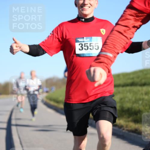 06.04.2025 - 44. Internationalen Wilhelmsburger Insellauf Jannik Wohlers http://msf.ph/oto/7609468 06.04.2025 09:23:32 Laufen 3555 meine-sportfotos.de