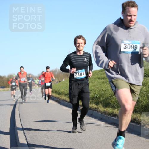 06.04.2025 - 44. Internationalen Wilhelmsburger Insellauf Jannik Wohlers http://msf.ph/oto/7609500 06.04.2025 09:23:36 Laufen 3181, 3099 meine-sportfotos.de