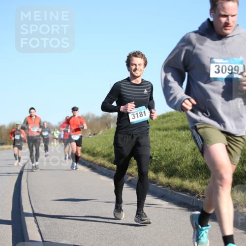 06.04.2025 - 44. Internationalen Wilhelmsburger Insellauf Jannik Wohlers http://msf.ph/oto/7609503 06.04.2025 09:23:37 Laufen 3181, 3099 meine-sportfotos.de