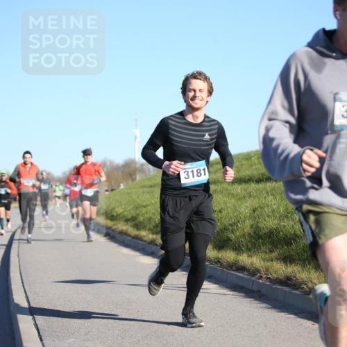 06.04.2025 - 44. Internationalen Wilhelmsburger Insellauf Jannik Wohlers http://msf.ph/oto/7609507 06.04.2025 09:23:37 Laufen 3181, 3099 meine-sportfotos.de