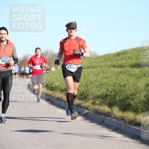 06.04.2025 - 44. Internationalen Wilhelmsburger Insellauf Jannik Wohlers http://msf.ph/oto/7609523 06.04.2025 09:23:39 Laufen 3884, 3824, 3049, 4305 meine-sportfotos.de