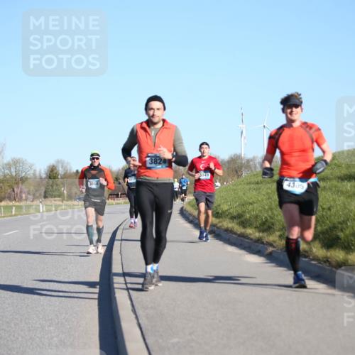 06.04.2025 - 44. Internationalen Wilhelmsburger Insellauf Jannik Wohlers http://msf.ph/oto/7609528 06.04.2025 09:23:39 Laufen 3884, 3824, 3049, 4305 meine-sportfotos.de