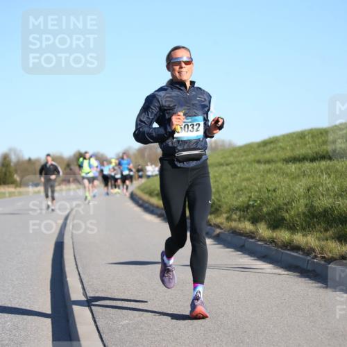 06.04.2025 - 44. Internationalen Wilhelmsburger Insellauf Jannik Wohlers http://msf.ph/oto/7609615 06.04.2025 09:23:45 Laufen 032 meine-sportfotos.de