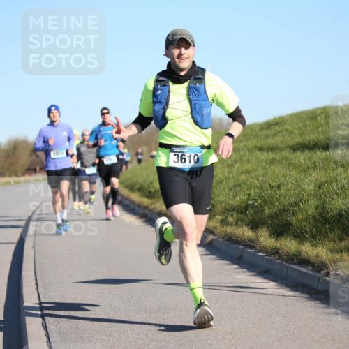 06.04.2025 - 44. Internationalen Wilhelmsburger Insellauf Jannik Wohlers http://msf.ph/oto/7609628 06.04.2025 09:23:52 Laufen 3870, 3610 meine-sportfotos.de