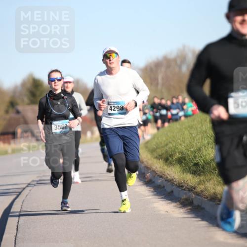 06.04.2025 - 44. Internationalen Wilhelmsburger Insellauf Jannik Wohlers http://msf.ph/oto/7609717 06.04.2025 09:24:04 Laufen 3562, 4298, 5052 meine-sportfotos.de