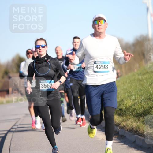 06.04.2025 - 44. Internationalen Wilhelmsburger Insellauf Jannik Wohlers http://msf.ph/oto/7609729 06.04.2025 09:24:06 Laufen 3562, 4298 meine-sportfotos.de