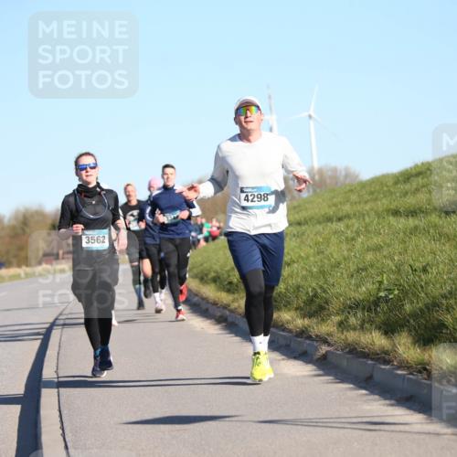 06.04.2025 - 44. Internationalen Wilhelmsburger Insellauf Jannik Wohlers http://msf.ph/oto/7609740 06.04.2025 09:24:07 Laufen 3562, 4298 meine-sportfotos.de