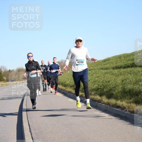 06.04.2025 - 44. Internationalen Wilhelmsburger Insellauf Jannik Wohlers http://msf.ph/oto/7609752 06.04.2025 09:24:07 Laufen 3562, 4298 meine-sportfotos.de