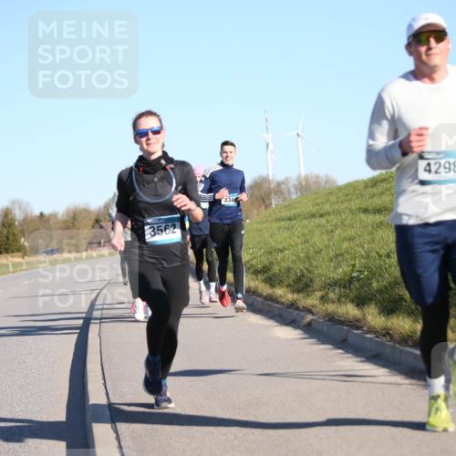 06.04.2025 - 44. Internationalen Wilhelmsburger Insellauf Jannik Wohlers http://msf.ph/oto/7609765 06.04.2025 09:24:08 Laufen 3562, 3344, 4298 meine-sportfotos.de