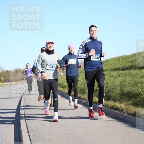06.04.2025 - 44. Internationalen Wilhelmsburger Insellauf Jannik Wohlers http://msf.ph/oto/7609779 06.04.2025 09:24:11 Laufen 3343, 3195, 3344, 6 meine-sportfotos.de