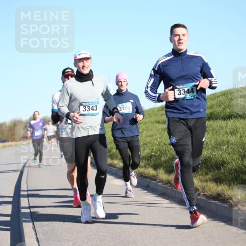 06.04.2025 - 44. Internationalen Wilhelmsburger Insellauf Jannik Wohlers http://msf.ph/oto/7609795 06.04.2025 09:24:11 Laufen 3344, 3343, 3195 meine-sportfotos.de