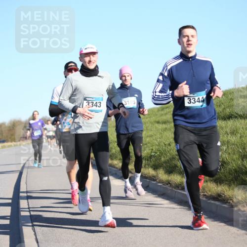 06.04.2025 - 44. Internationalen Wilhelmsburger Insellauf Jannik Wohlers http://msf.ph/oto/7609797 06.04.2025 09:24:11 Laufen 3343, 3195, 3344 meine-sportfotos.de