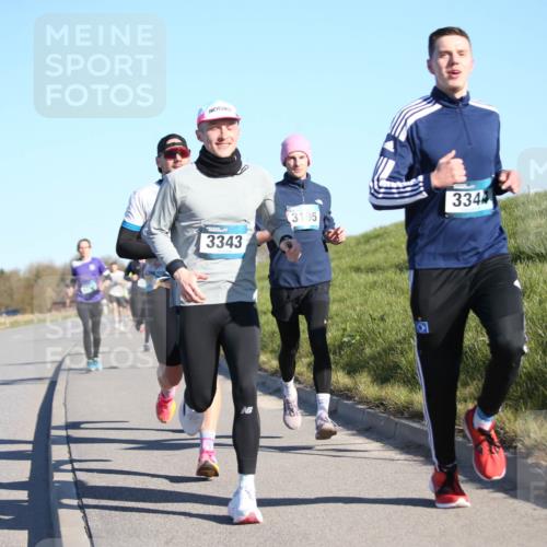06.04.2025 - 44. Internationalen Wilhelmsburger Insellauf Jannik Wohlers http://msf.ph/oto/7609799 06.04.2025 09:24:11 Laufen 3343, 3195, 3344 meine-sportfotos.de