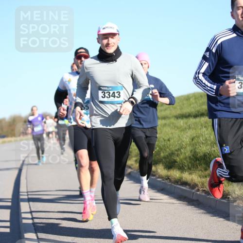 06.04.2025 - 44. Internationalen Wilhelmsburger Insellauf Jannik Wohlers http://msf.ph/oto/7609806 06.04.2025 09:24:11 Laufen 3343, 3344 meine-sportfotos.de