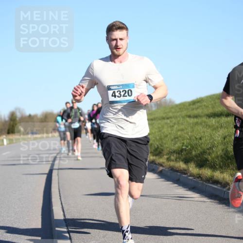 06.04.2025 - 44. Internationalen Wilhelmsburger Insellauf Jannik Wohlers http://msf.ph/oto/7609920 06.04.2025 09:24:21 Laufen 4320, 3323 meine-sportfotos.de