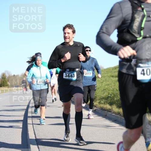 06.04.2025 - 44. Internationalen Wilhelmsburger Insellauf Jannik Wohlers http://msf.ph/oto/7610009 06.04.2025 09:24:27 Laufen 3721, 3804, 231, 0, 3443, 3117, 4044 meine-sportfotos.de