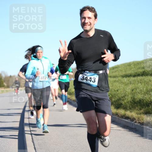 06.04.2025 - 44. Internationalen Wilhelmsburger Insellauf Jannik Wohlers http://msf.ph/oto/7610024 06.04.2025 09:24:27 Laufen 3721, 4073, 100, 3443 meine-sportfotos.de